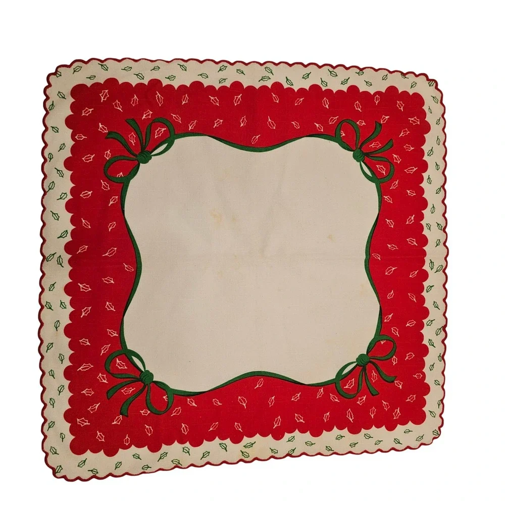 Vintage Christmas Napkins Set of 7 Red Green Holly Bow Scalloped 19x20 READ